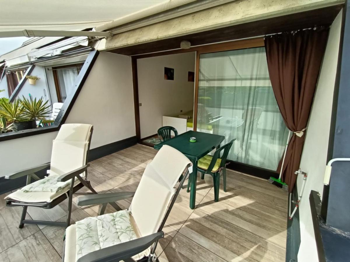 L' Appartamento Del Sole - The Sun Flat Desenzano del Garda Exterior photo